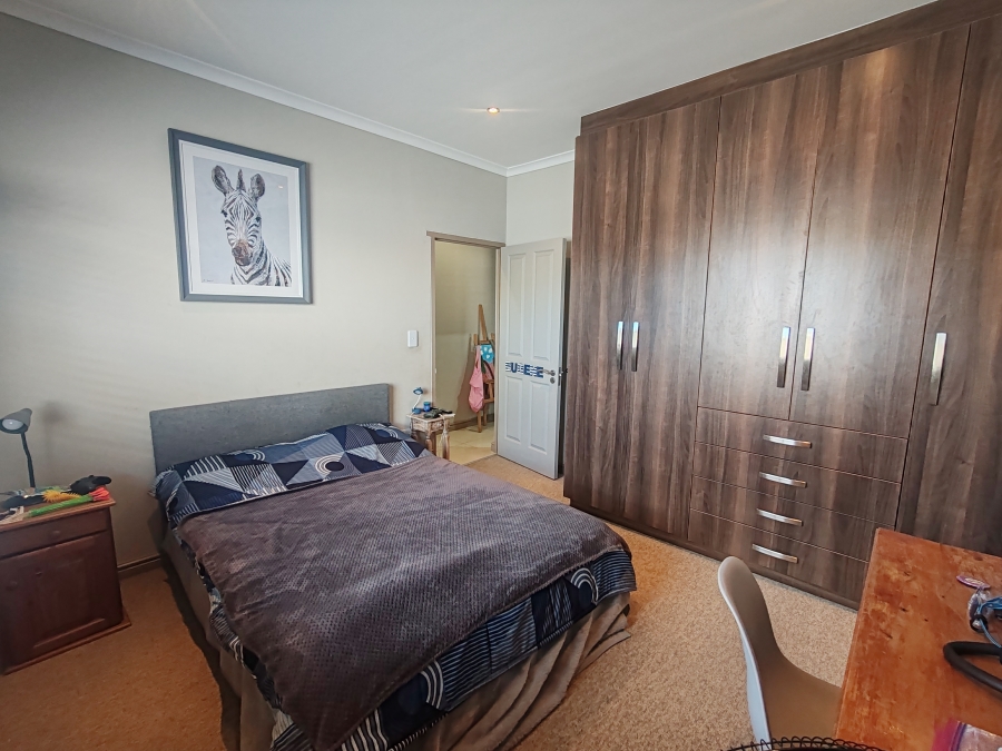 4 Bedroom Property for Sale in Country Club Western Cape